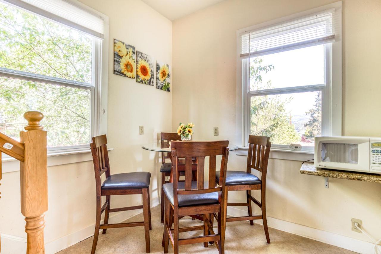 הוד ריבר Azusa House מראה חיצוני תמונה